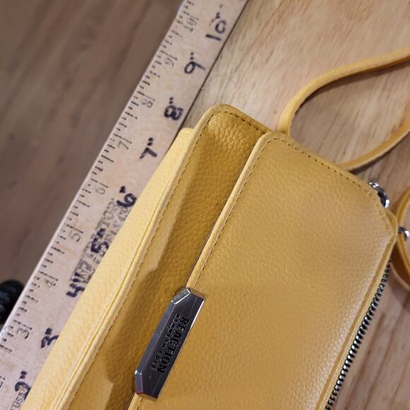 Kenneth Cole Reaction Yellow Pebbled Leather Cross Body 8" X 5" Zip - Picture 9 of 11